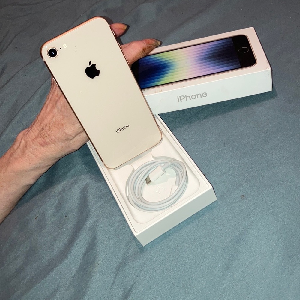 COPY - iPhone 8 unlocked